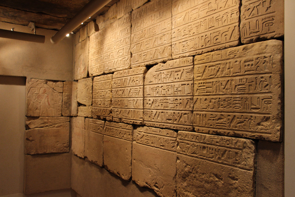 Tomb Walls | © Winston R. Milling 2015